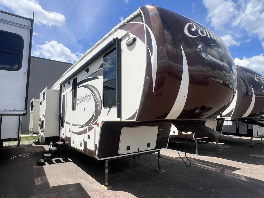 2014 Forest River Palomino Columbus 385bh alt