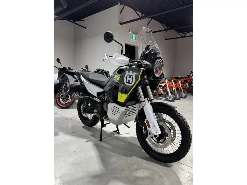 2027 Husqvarna NORDEN 901 EXPEDITIO