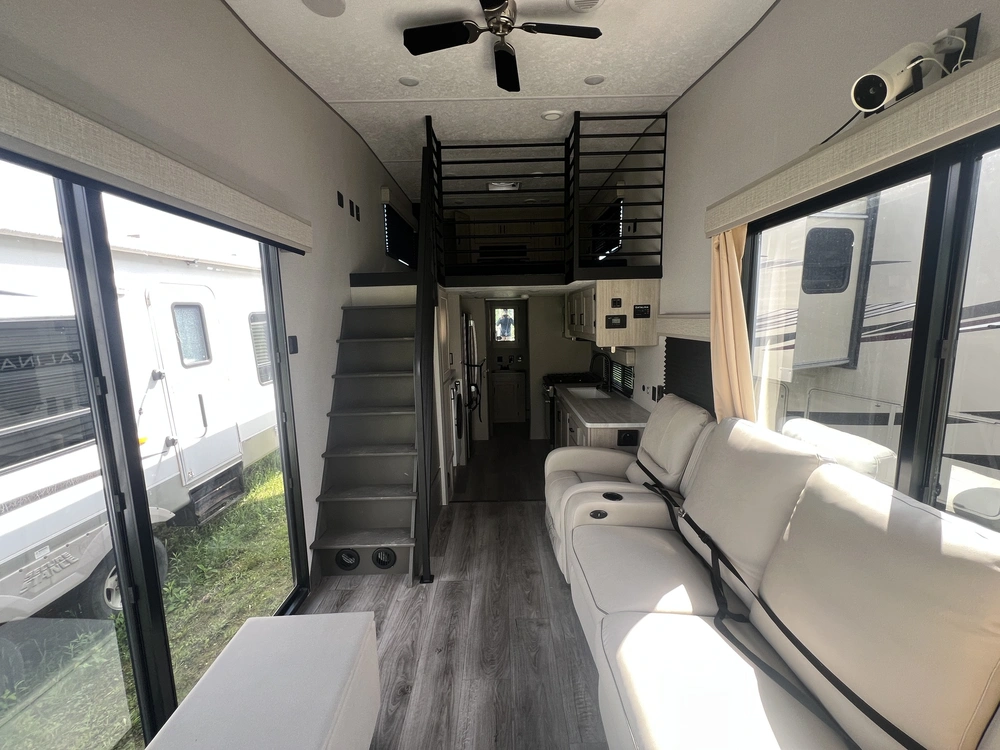 2025 Forest River Coachman Catalina Destination 18 Rdl alt