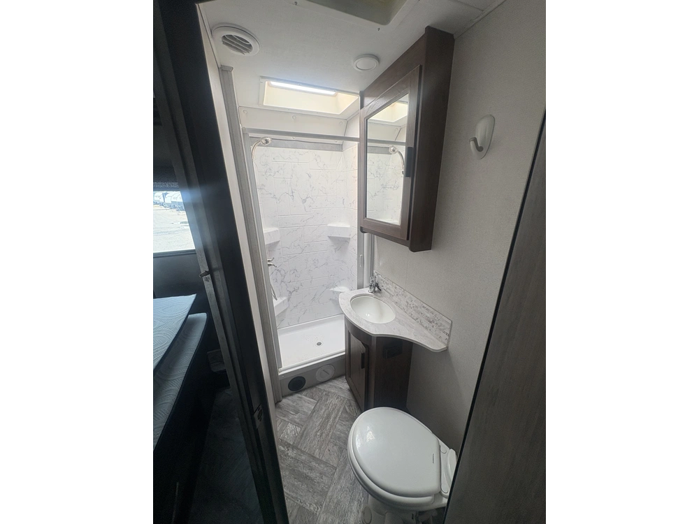 2021 Forest River Sunseeker alt