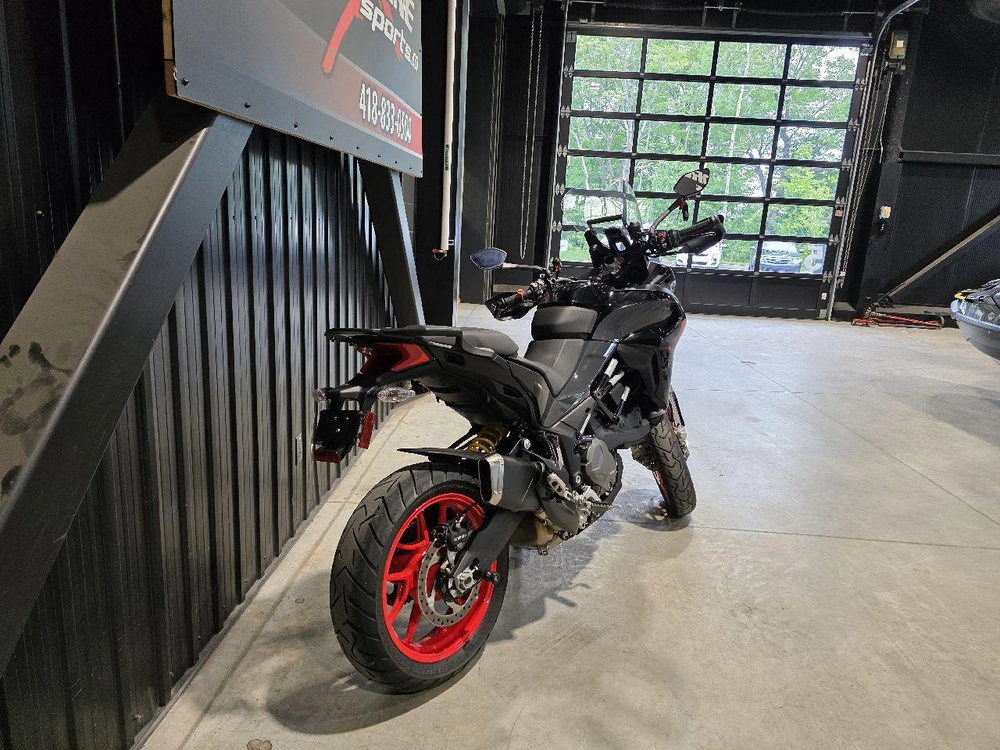 Ducati Multistrada V2s 2024 alt