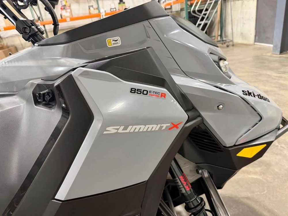 2026 Ski-doo Summit X W/ Expert Package 165 850 Turbo 10.25" Screen alt