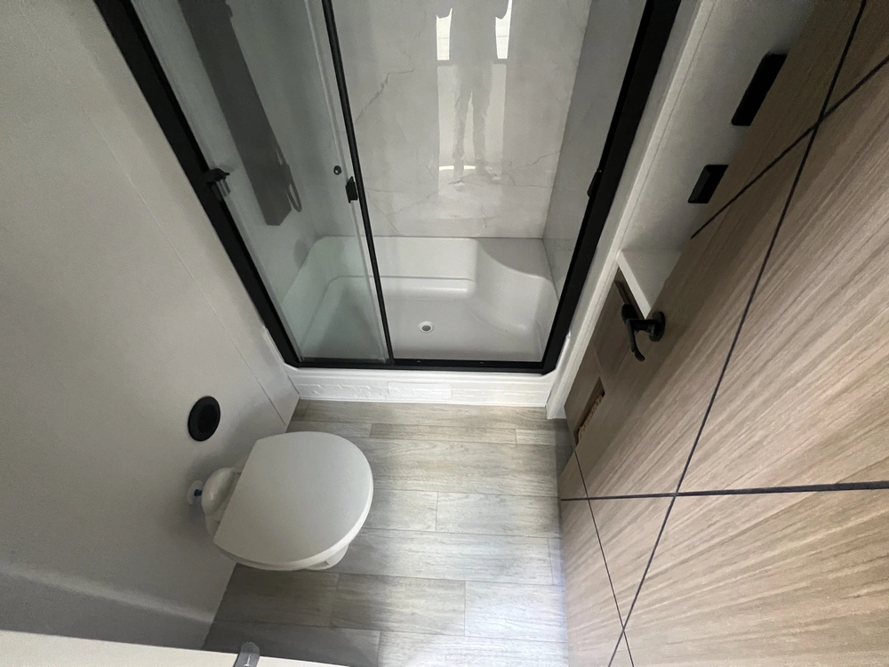 2025 Forest River Wildwood 42 Veranda alt