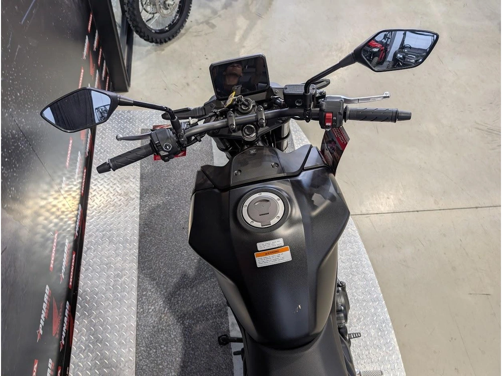 Honda Cb750 Hornet 2025 alt