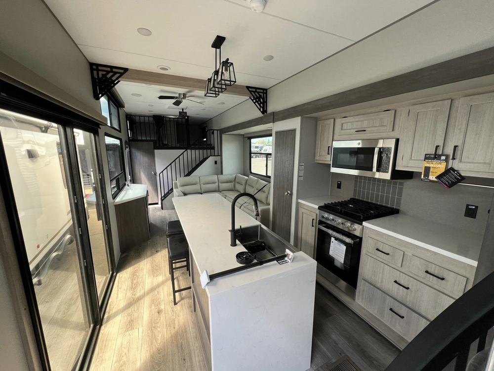 2026 Coachmen Catalina 42condo alt