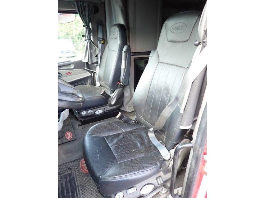 2025 Peterbilt 579