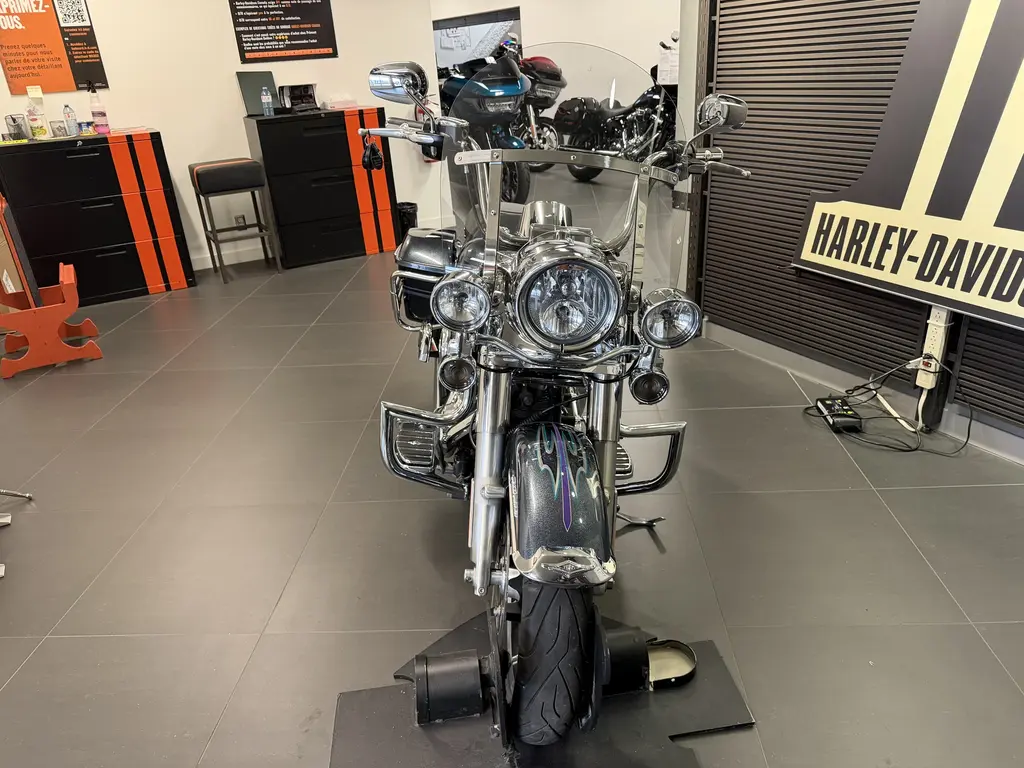 2015 Harley-Davidson FLHR Road KingFLHR