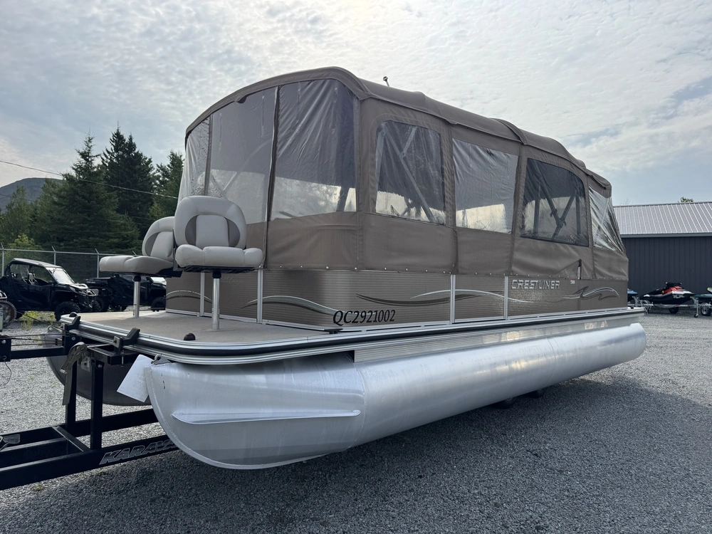 Crestliner Crestliner 23pi 2010 alt