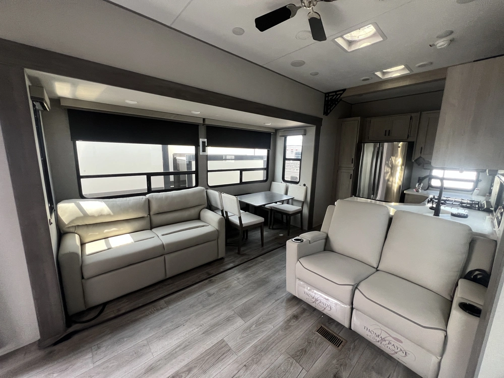 2026 Coachmen Catalina 44condo alt