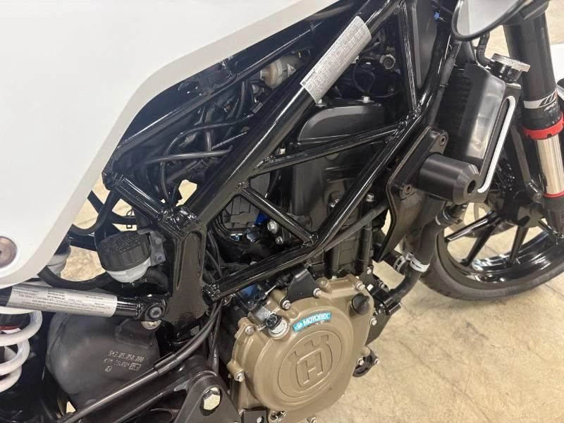 Husqvarna Vitpilen 401 Abs 2022 alt