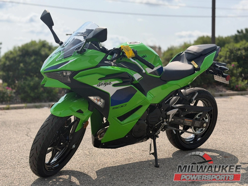 2026 Kawasaki Ninja 500 alt