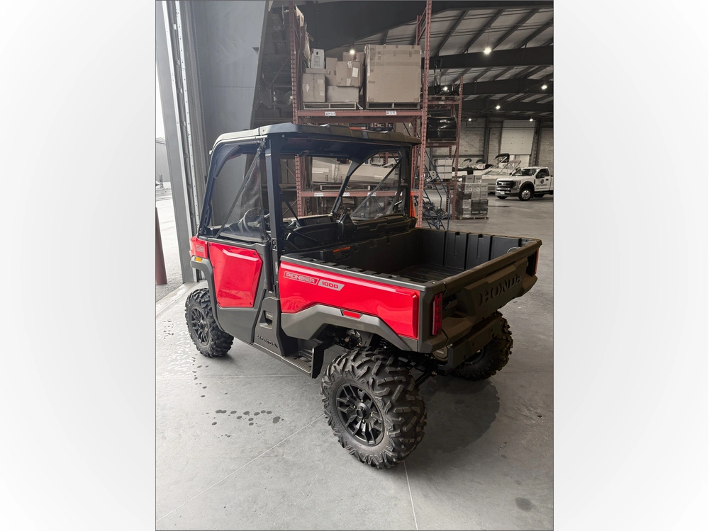 2026 Honda Pioneer 1000-3p Dlx alt