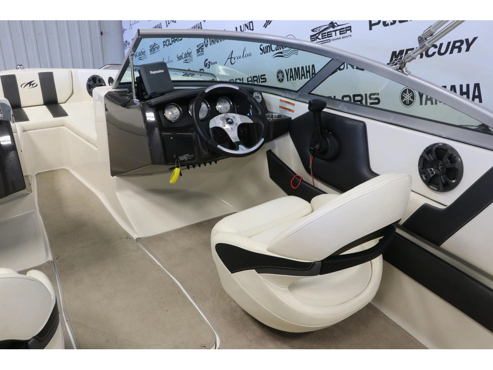 Monterey Boats Montura 196 Ms 2014 alt