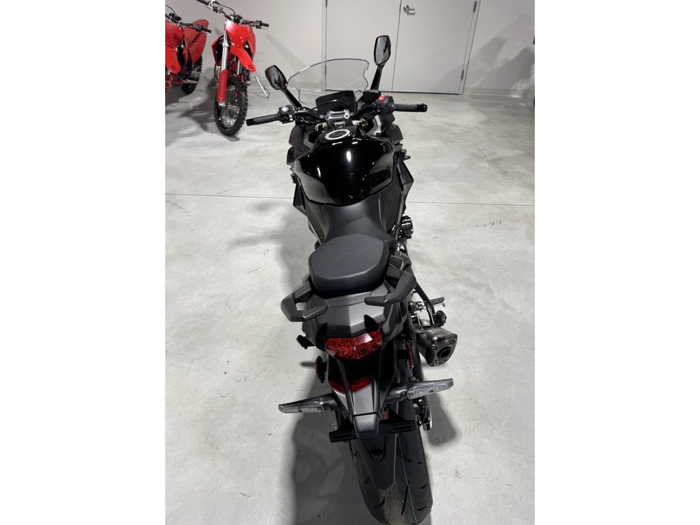 Suzuki Gsx-s1000gt 2026 alt