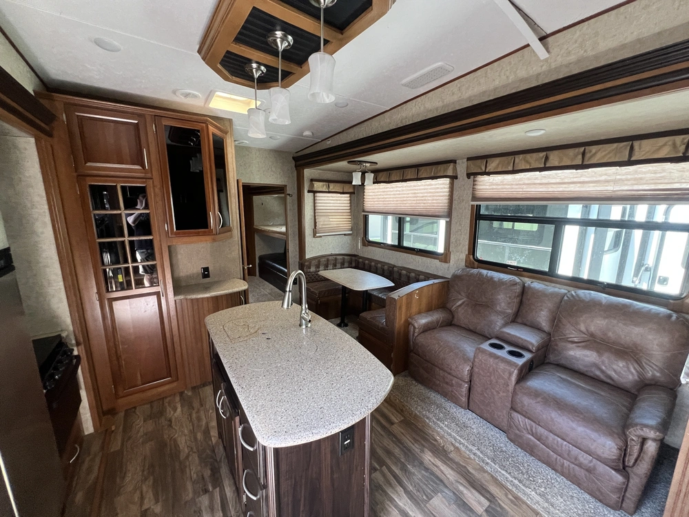 2017 Forest River Crusader 370bhq alt
