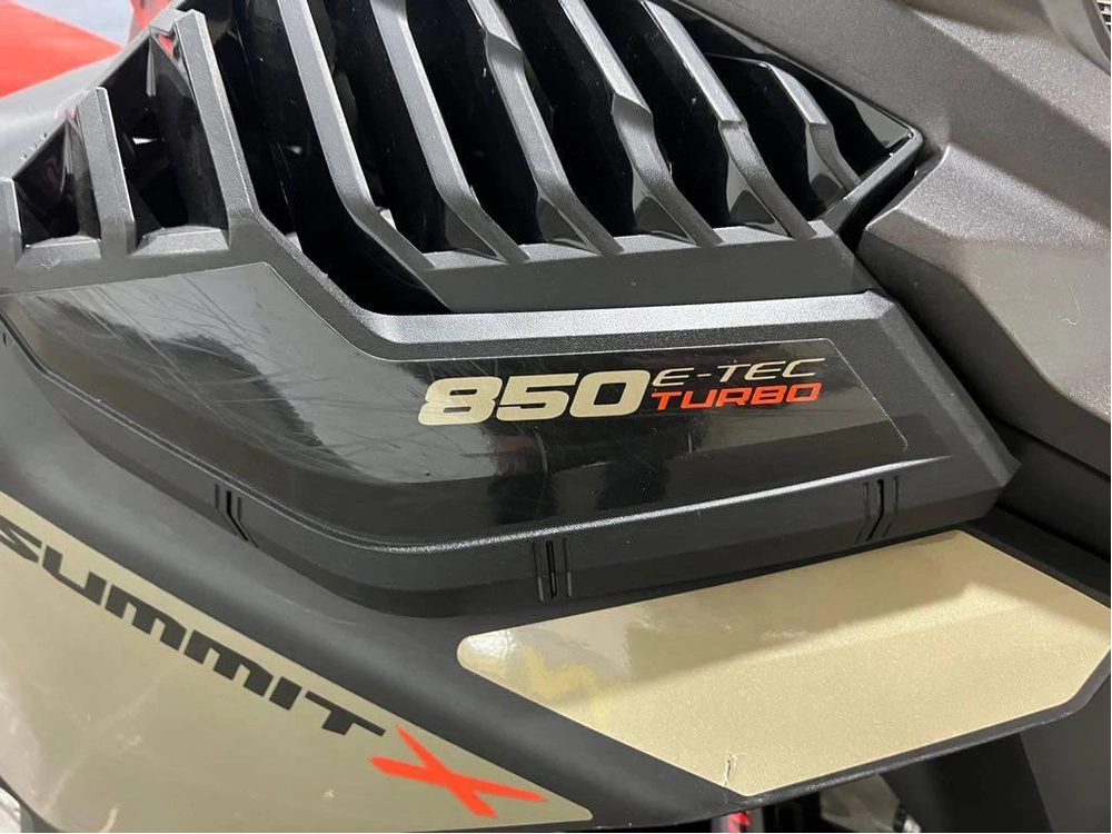 2022 Ski-doo Summit X 154 850 Turbo alt
