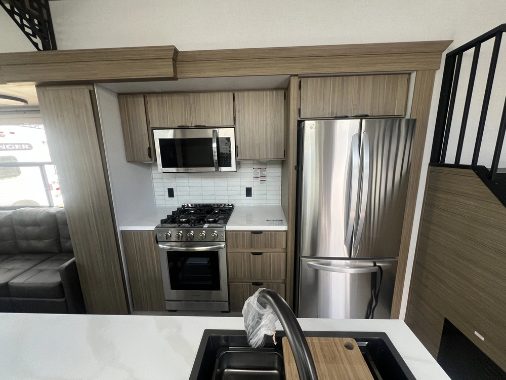2025 Forest River Wildwood 42 Veranda alt