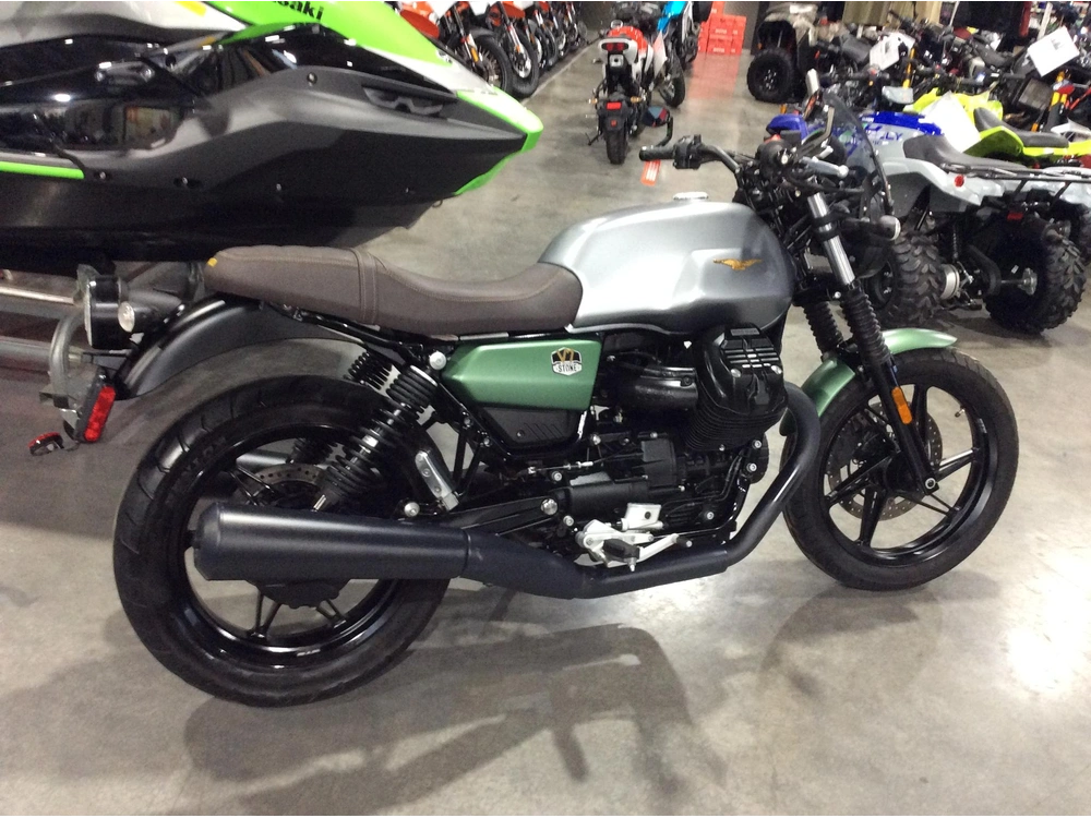Moto Guzzi V7 Stone Abs 2022 alt