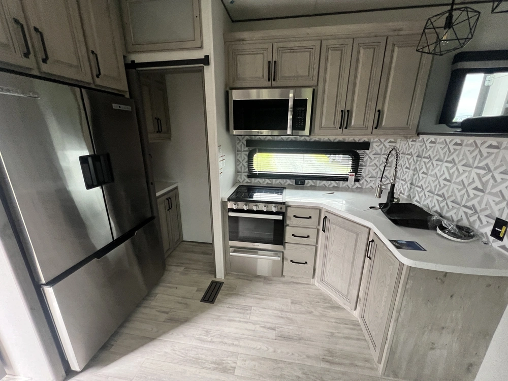 2024 Keystone Rv Apline Avalanche Edition 346 Fl alt
