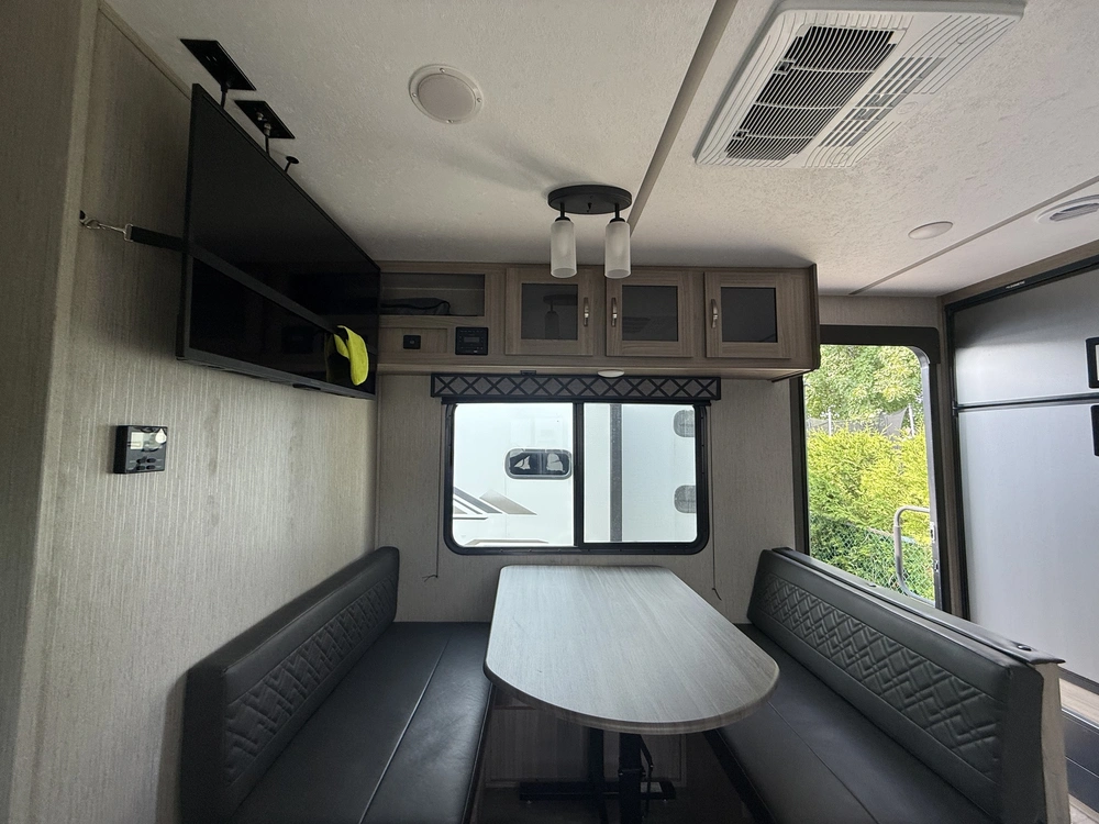2021 Coachmen Freedom Express 246rkse alt