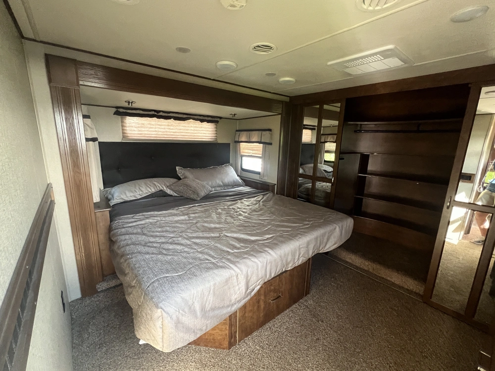 2014 Forest River Solitude 368 Rd alt