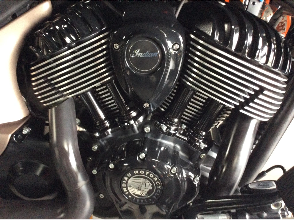 Indian Motorcycle Chief Dark Horse 2019 alt