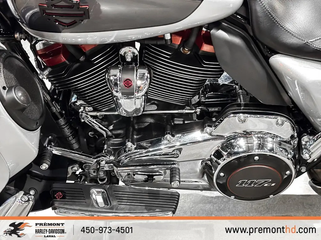 2019 Harley-Davidson CVO Street Glide FLHXSEFLHXSE
