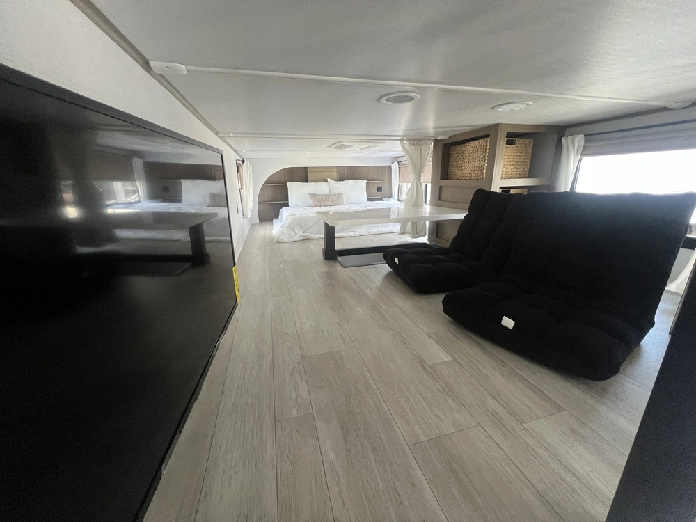 2025 Forest River Wildwood 42 Veranda alt