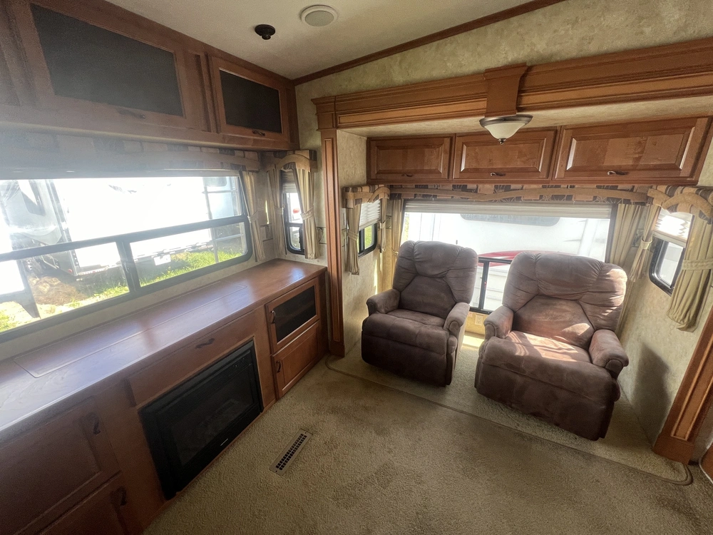 2010 Jayco Designer 35 Rlts alt