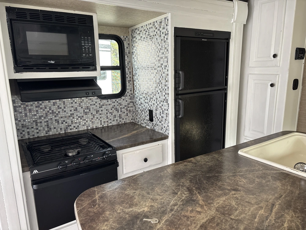 2014 Keystone Rv Sprinter As Is!!! alt