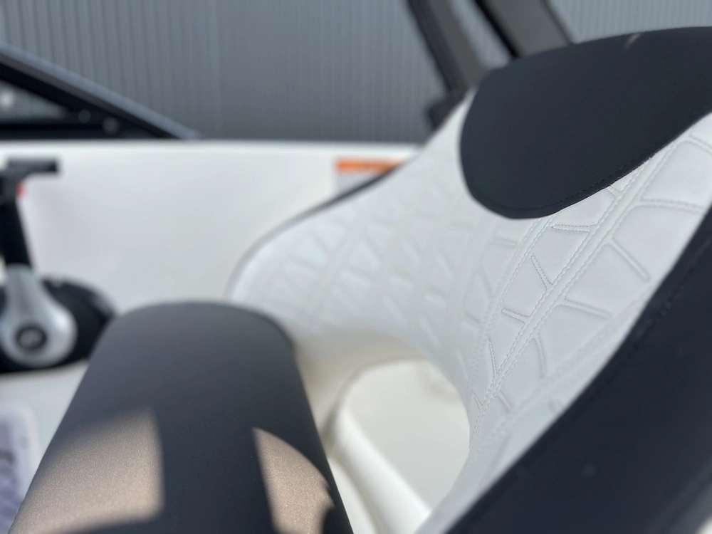 2022 Bayliner Bayliner Vr5 250 alt
