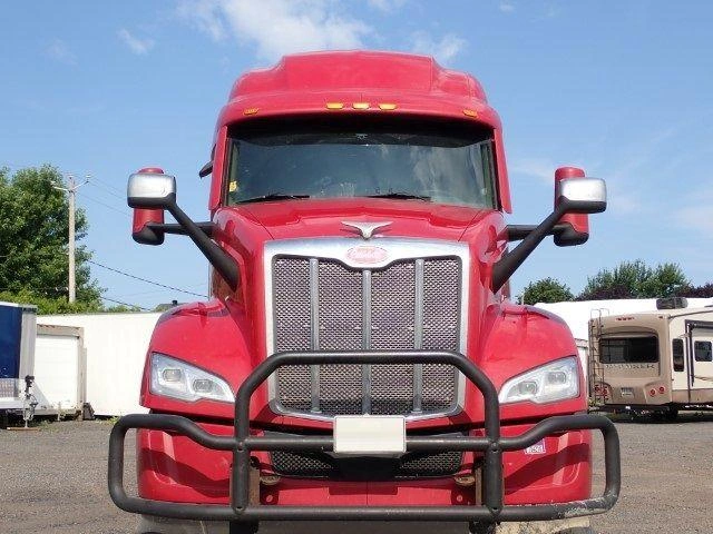 2025 Peterbilt 579