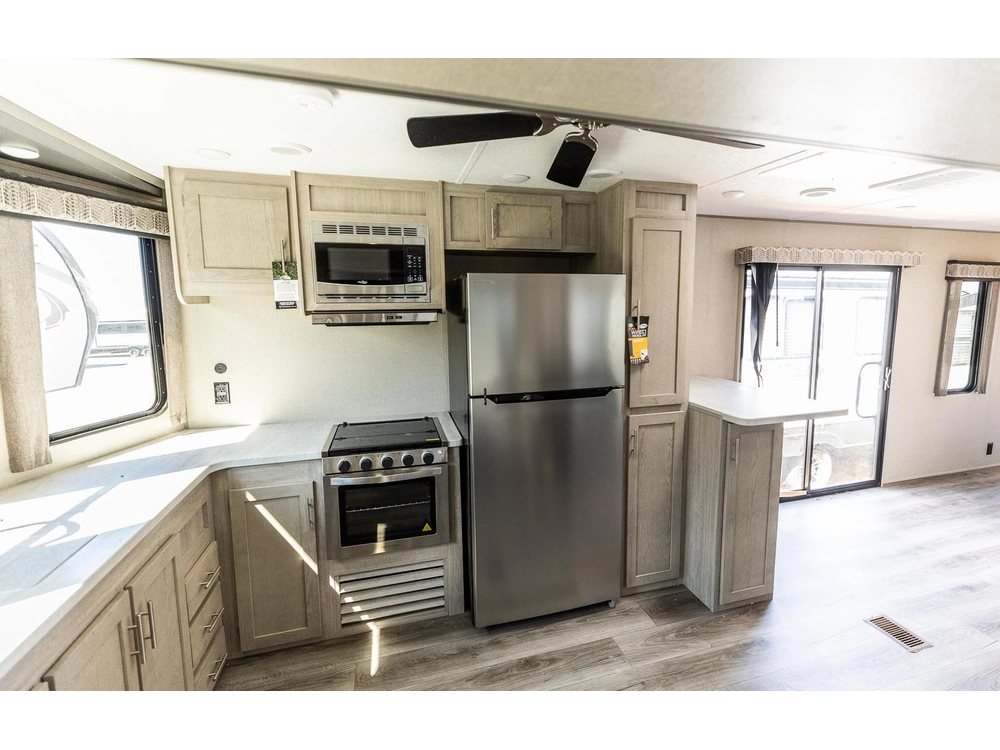 2023 Forest River Coachmen Catalina Destination 39 Fkts alt