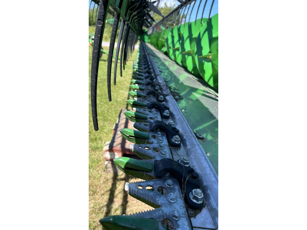 2023 John Deere 635f alt