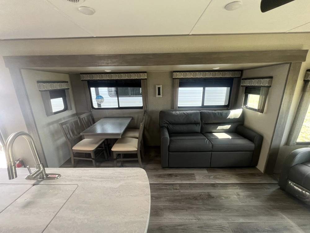 2023 Forest River Coachmen Catalina Destination 39 Rlts alt