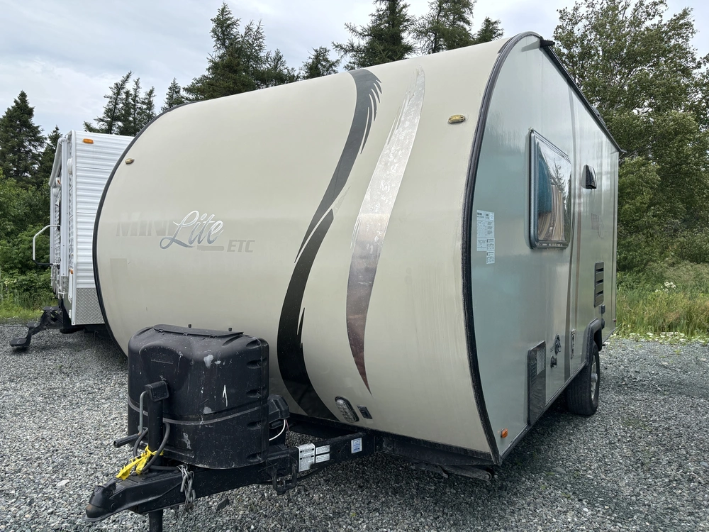 2012 Forest River Rockwood 185 alt