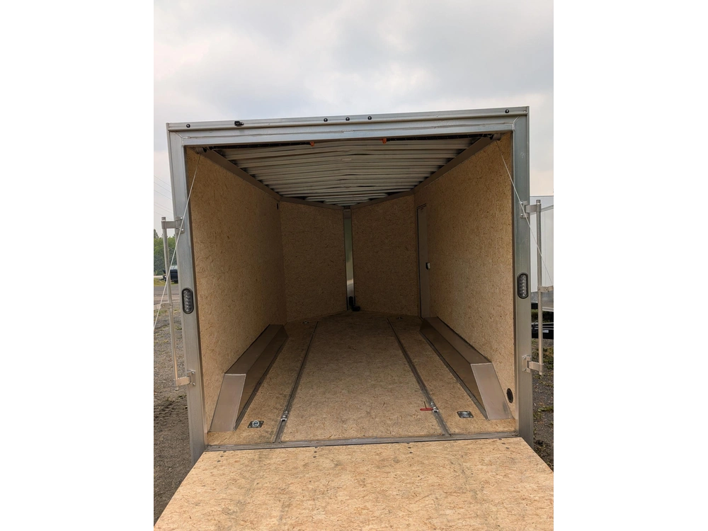 2023 Ez-hauler Encl 8.5' Wide Int Height 91" alt