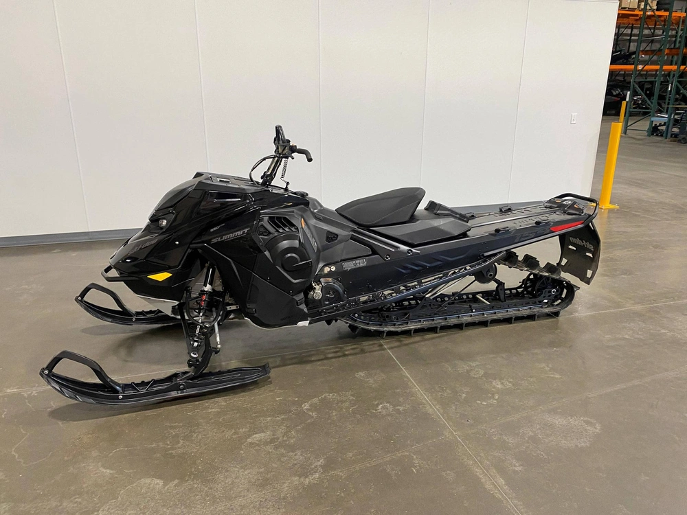 2024 Ski-doo Summit Adrenaline 154 850 Shot alt