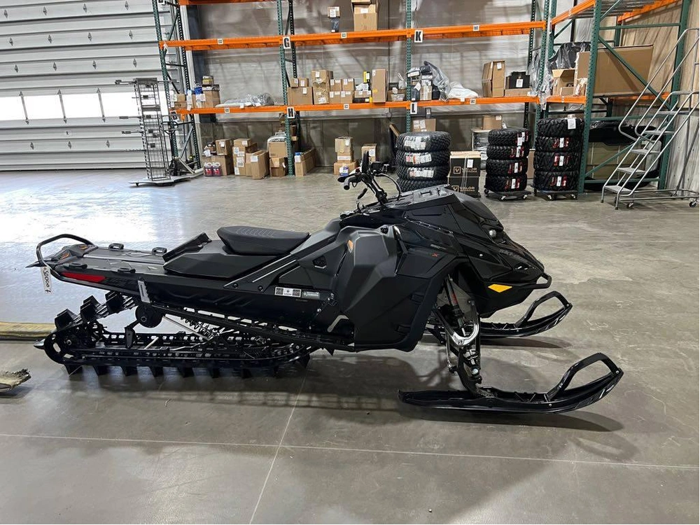 2026 Ski-doo Summit X 154 850 alt