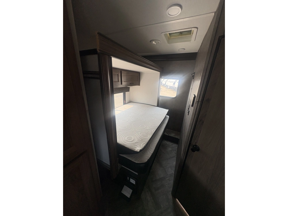 2021 Forest River Sunseeker alt