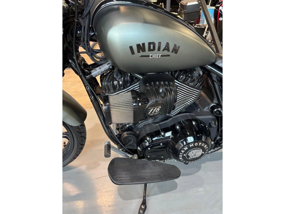 Indian Motorcycle Chief 2022 alt