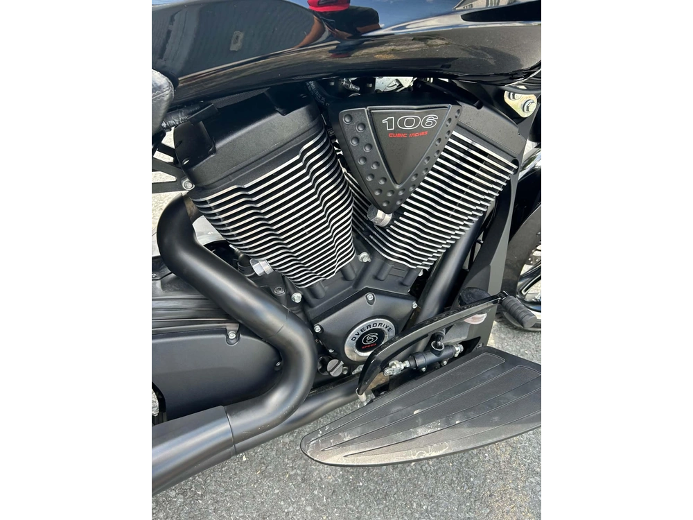 Victory Motorcycles Cross Country 2014 alt