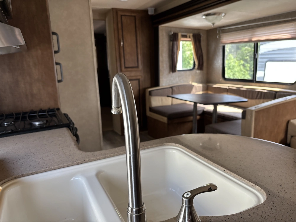 2016 Forest River Salem 31kqbts alt
