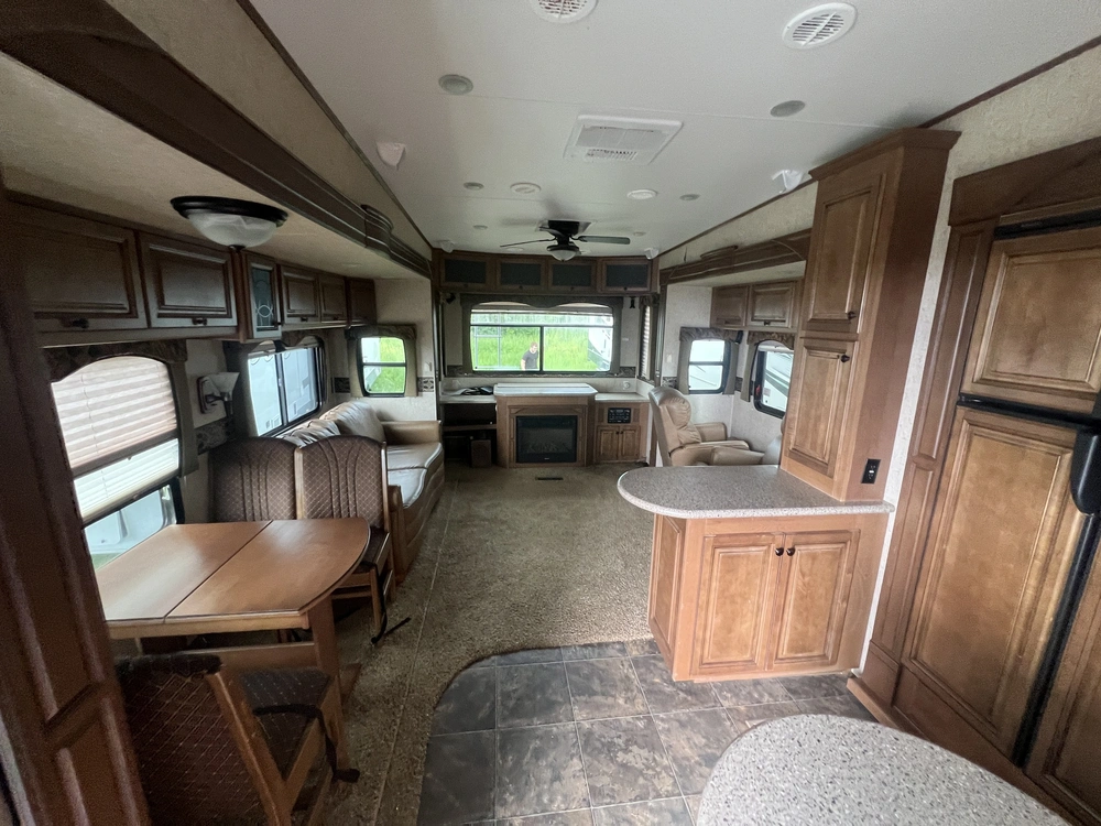 2012 Heartland Rv Big Horn 3610 Re alt
