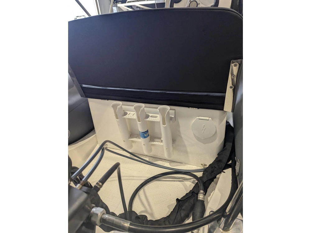 Brig Falcon 450 2019 alt