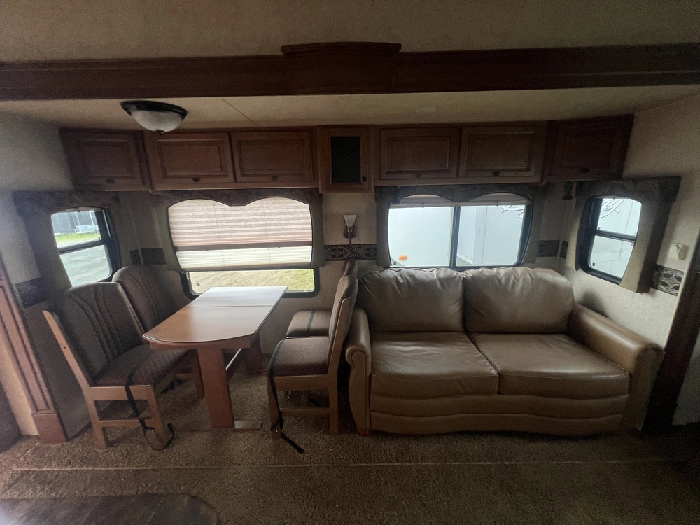 2012 Heartland Rv Big Horn 3610 Re alt