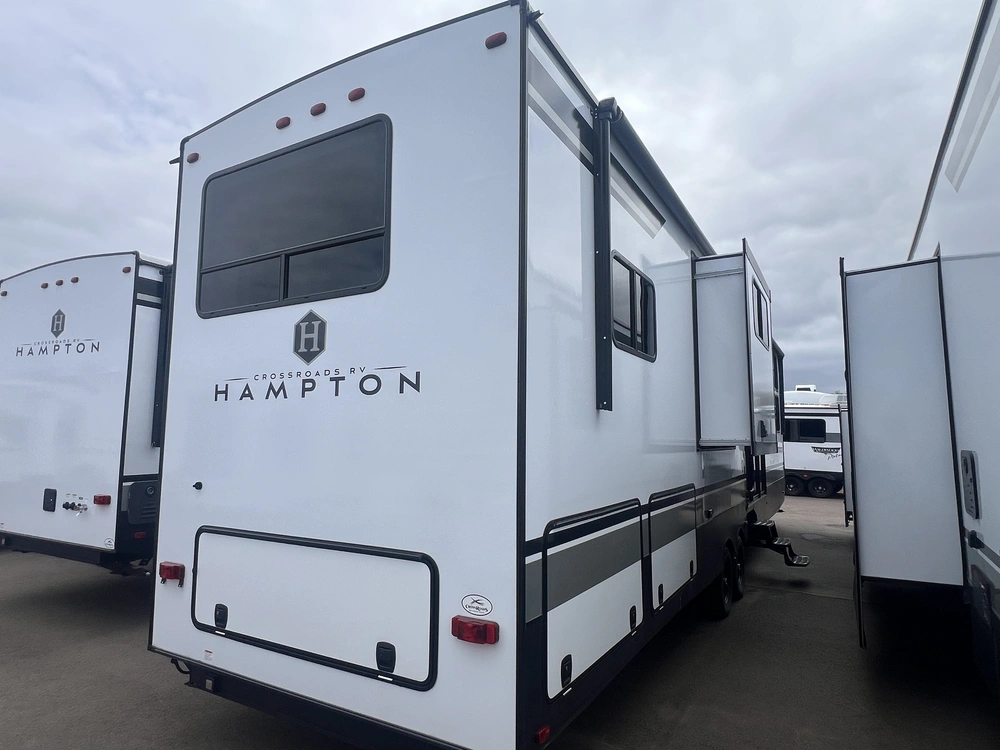 2025 Crossroads Rv Hampton 395bam alt