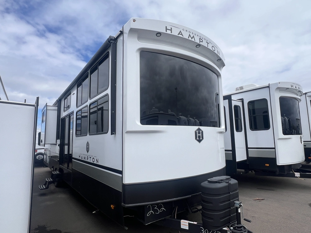 2025 Crossroads Rv Hampton 395bam alt