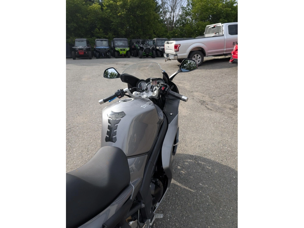 Triumph Sprint St 1050 ⚡ Moto 3 Cylindres Performance Routière 2009 alt