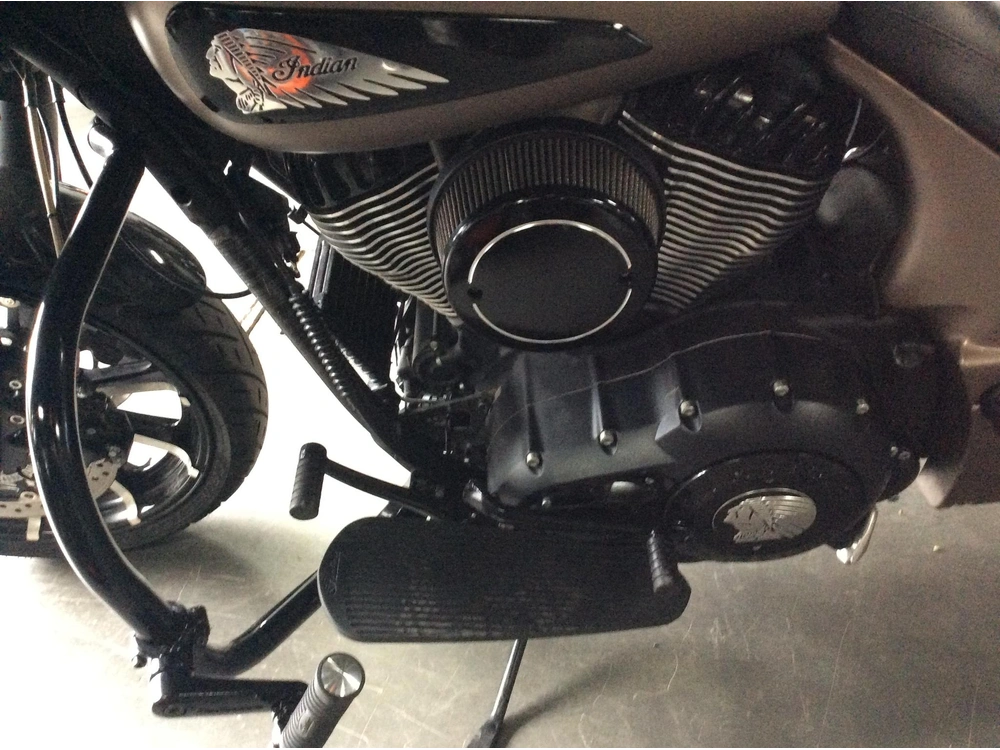 Indian Motorcycle Chief Dark Horse 2019 alt